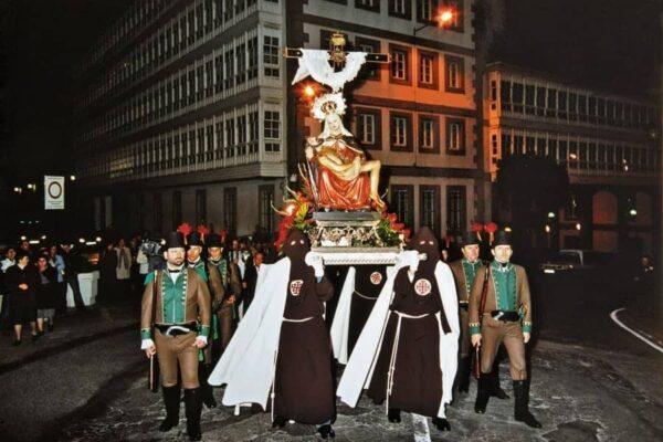 La Semana santa vol1 2 600x400 - La Semana Santa en Galicia. Volumen I